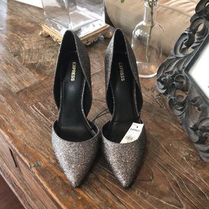 Express Sz 10 Indigo Silver Pumps